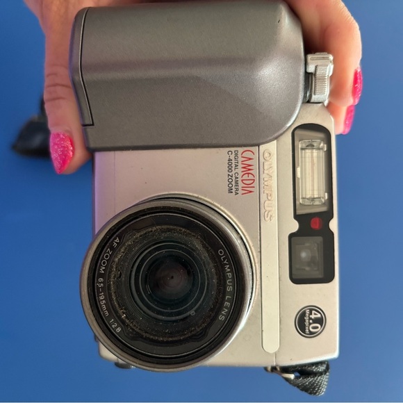 Olympus CAMEDIA C-4000 Zoom 4.0MP Digital Camera - Picture 7 of 7